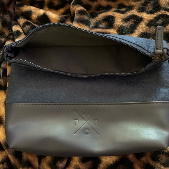 Dopp Bag - Picture 2 of 6